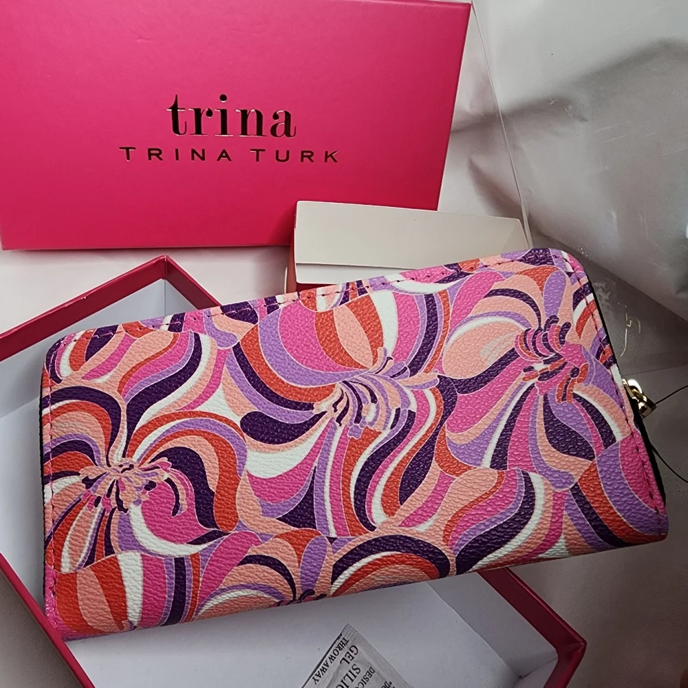 Trina Turk Wallet Large Zip Around Sea Anemone Pink Purple Swirls NWT